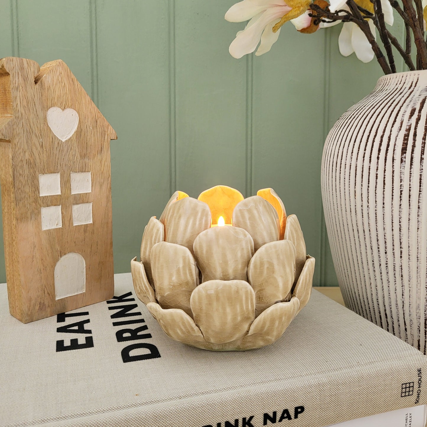 Beige Arrichoke Tealight Holder