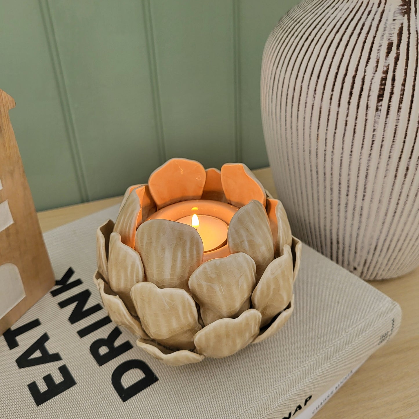 Beige Arrichoke Tealight Holder