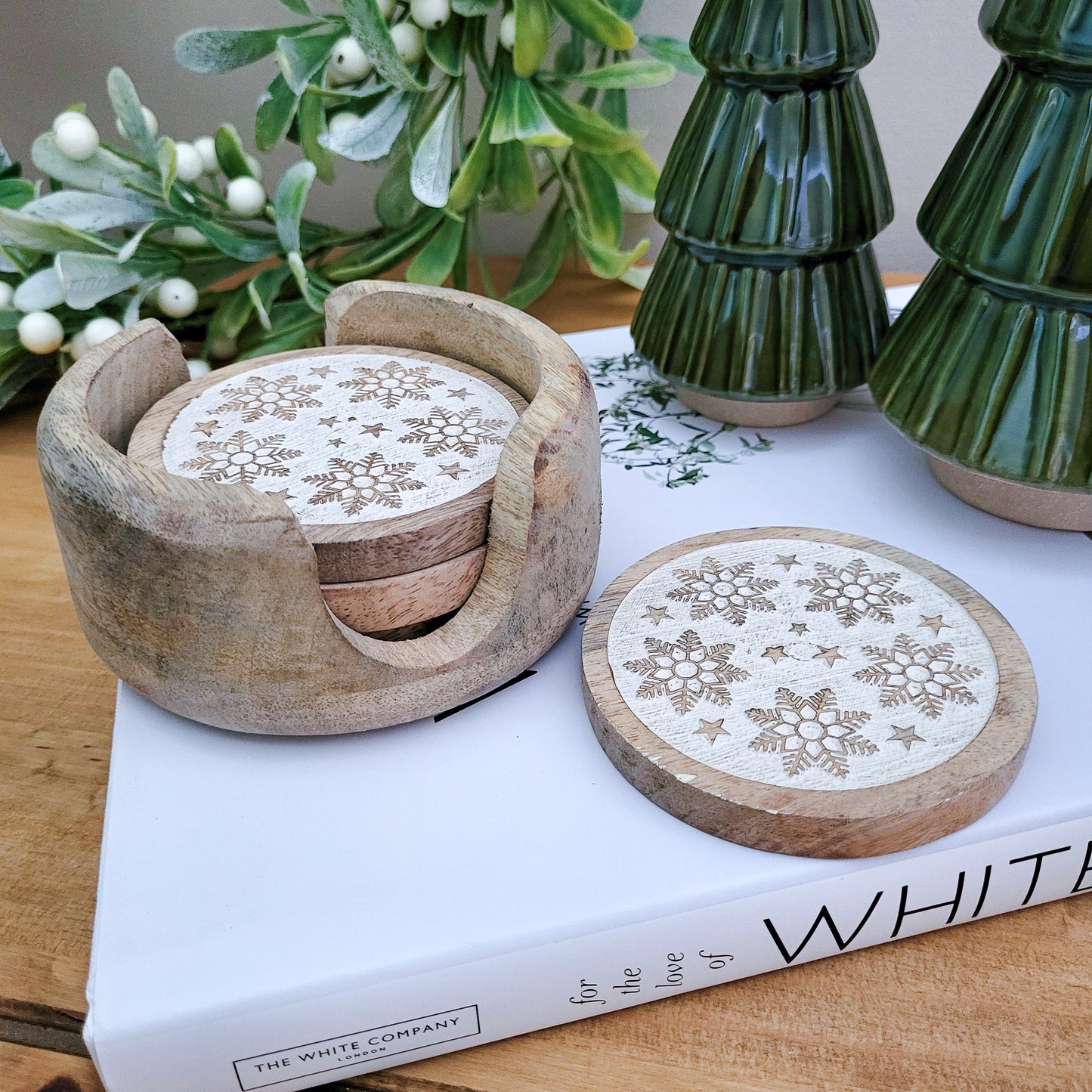 Wooden Snowflakes Coaster Set