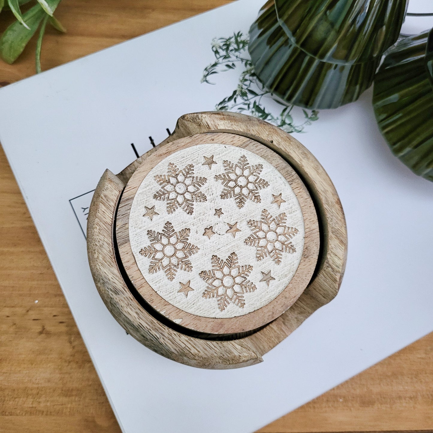 Wooden Snowflakes Coaster Set