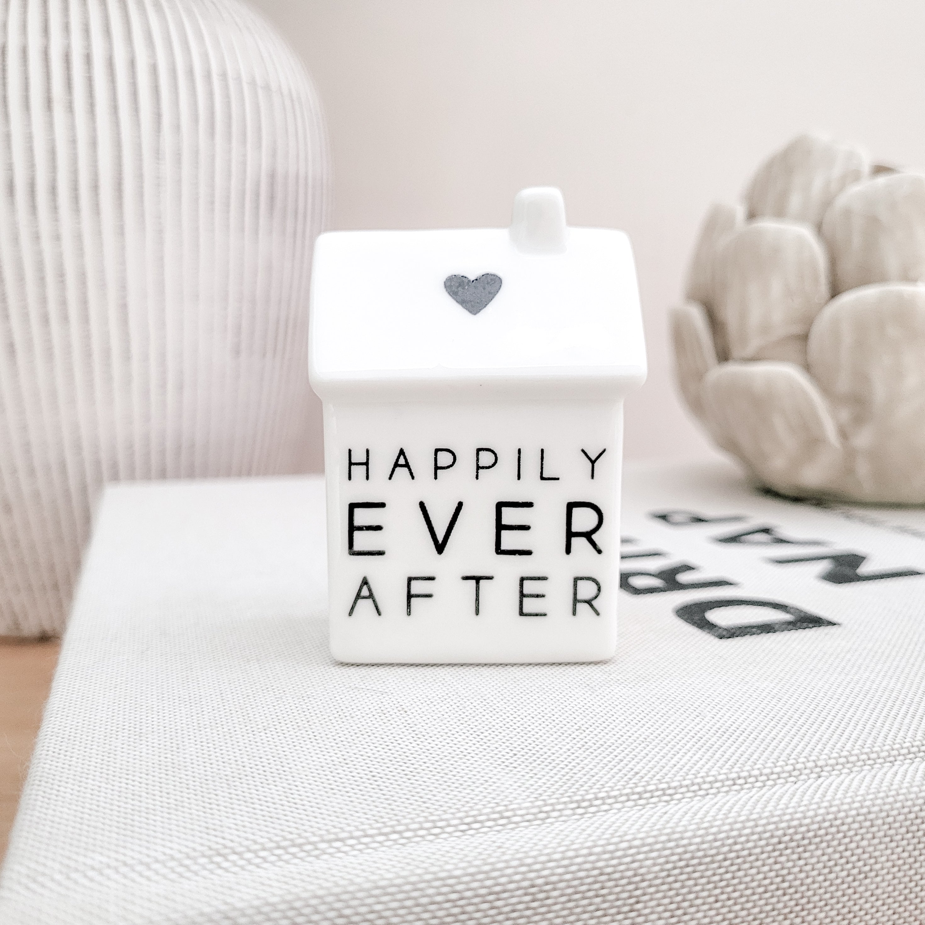 Mini Porcelain House Ornaments with Quotes 7cm