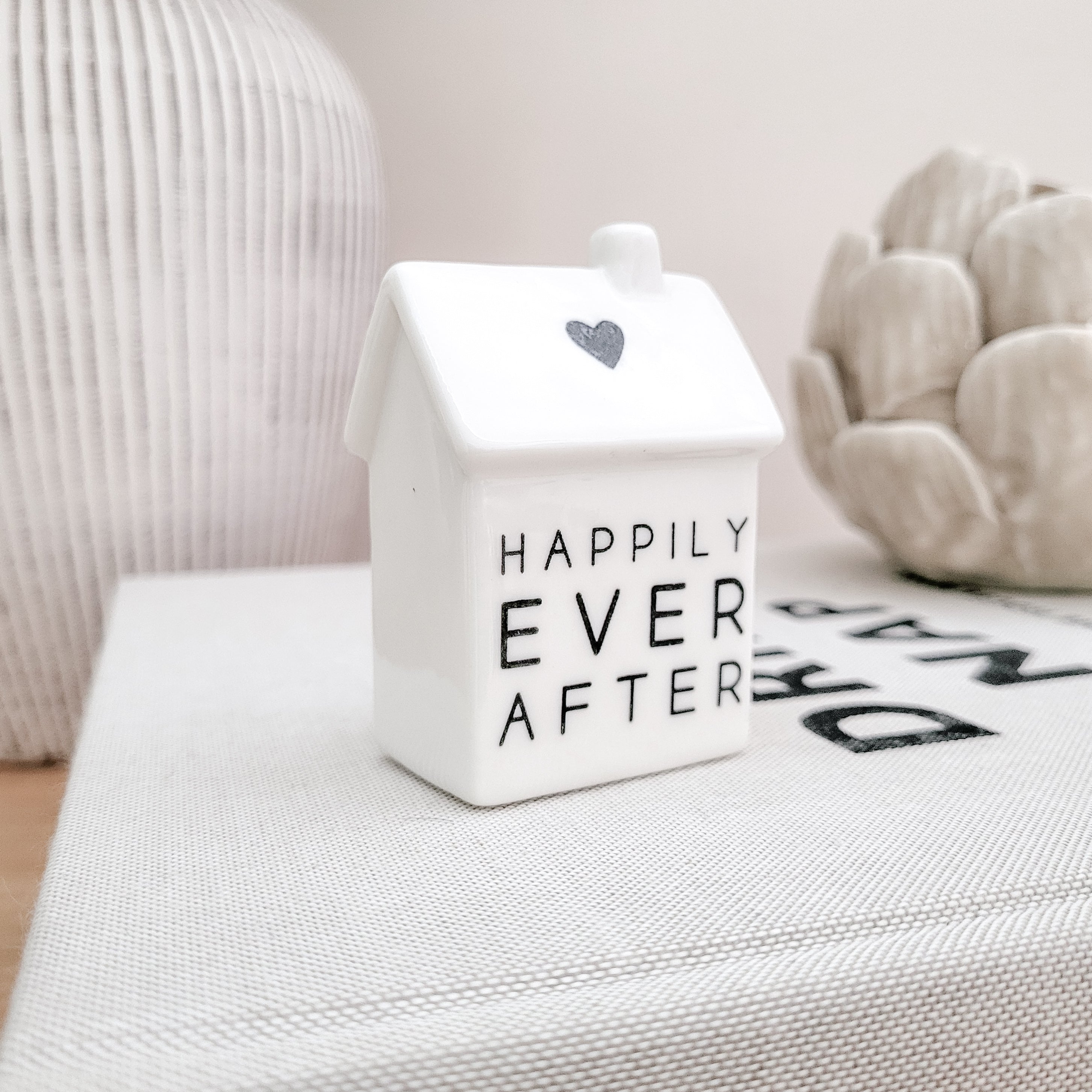 Mini Porcelain House Ornaments with Quotes 7cm