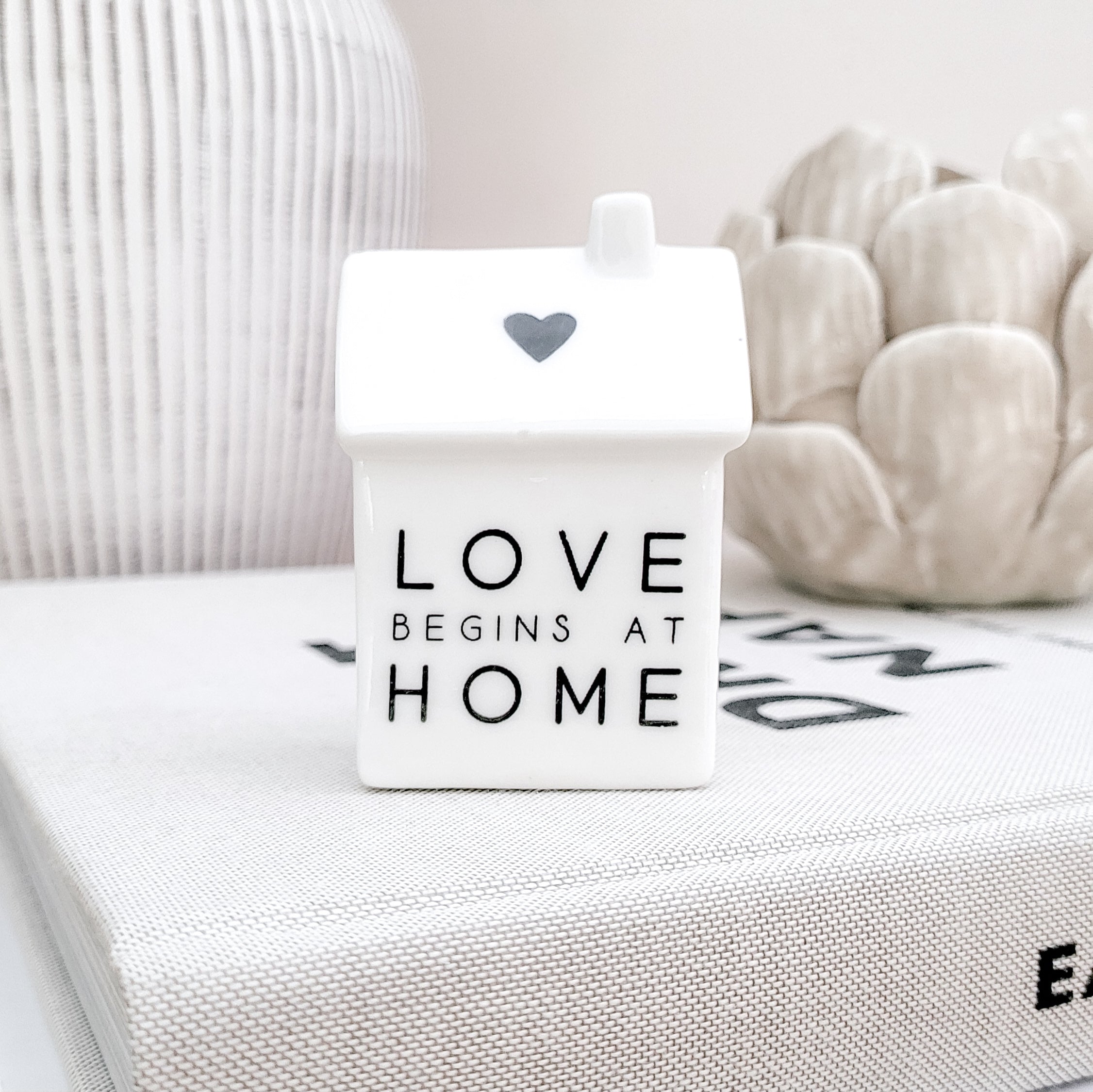 Mini Porcelain House Ornaments with Quotes 7cm