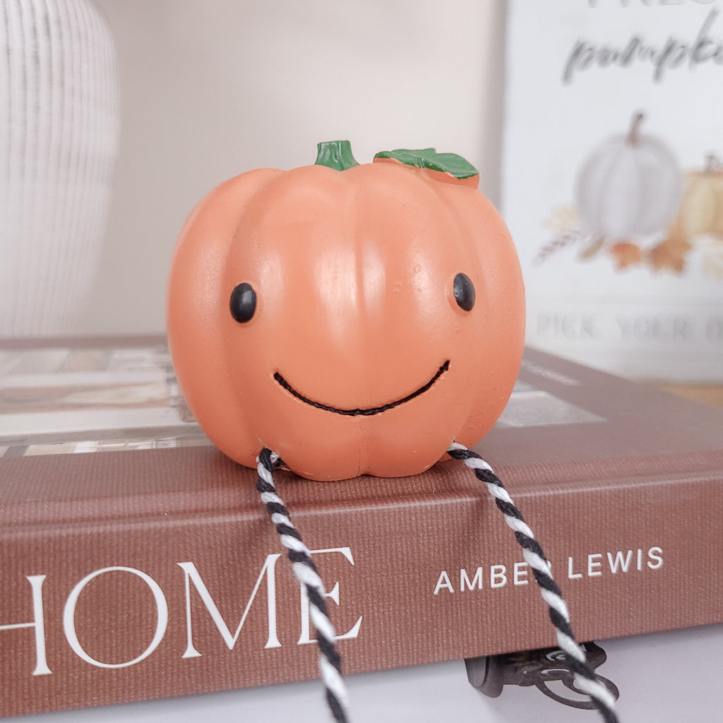 Smiling Pumpkin Shelf Sitter Ornament