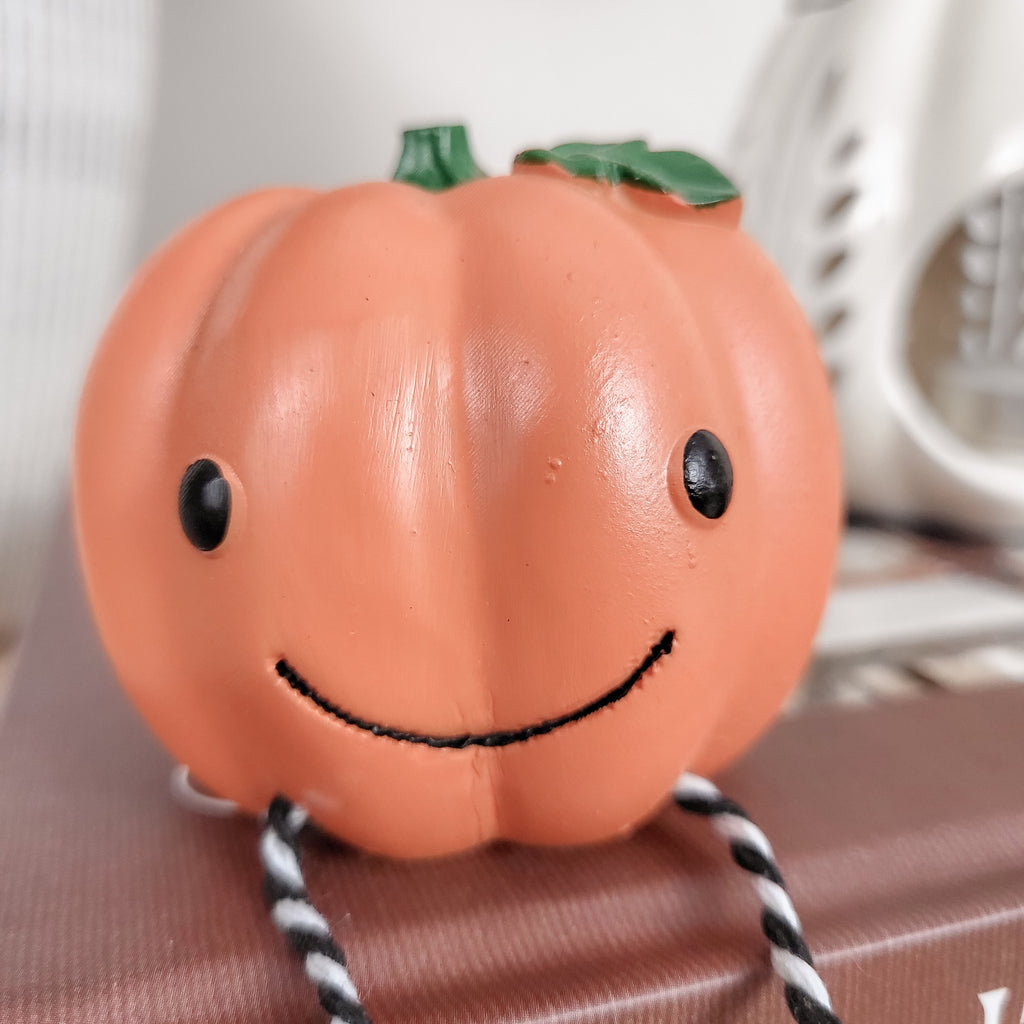 Smiling Pumpkin Shelf Sitter Ornament