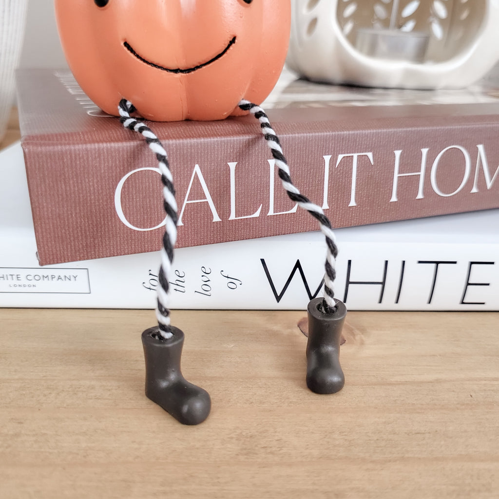 Smiling Pumpkin Shelf Sitter Ornament