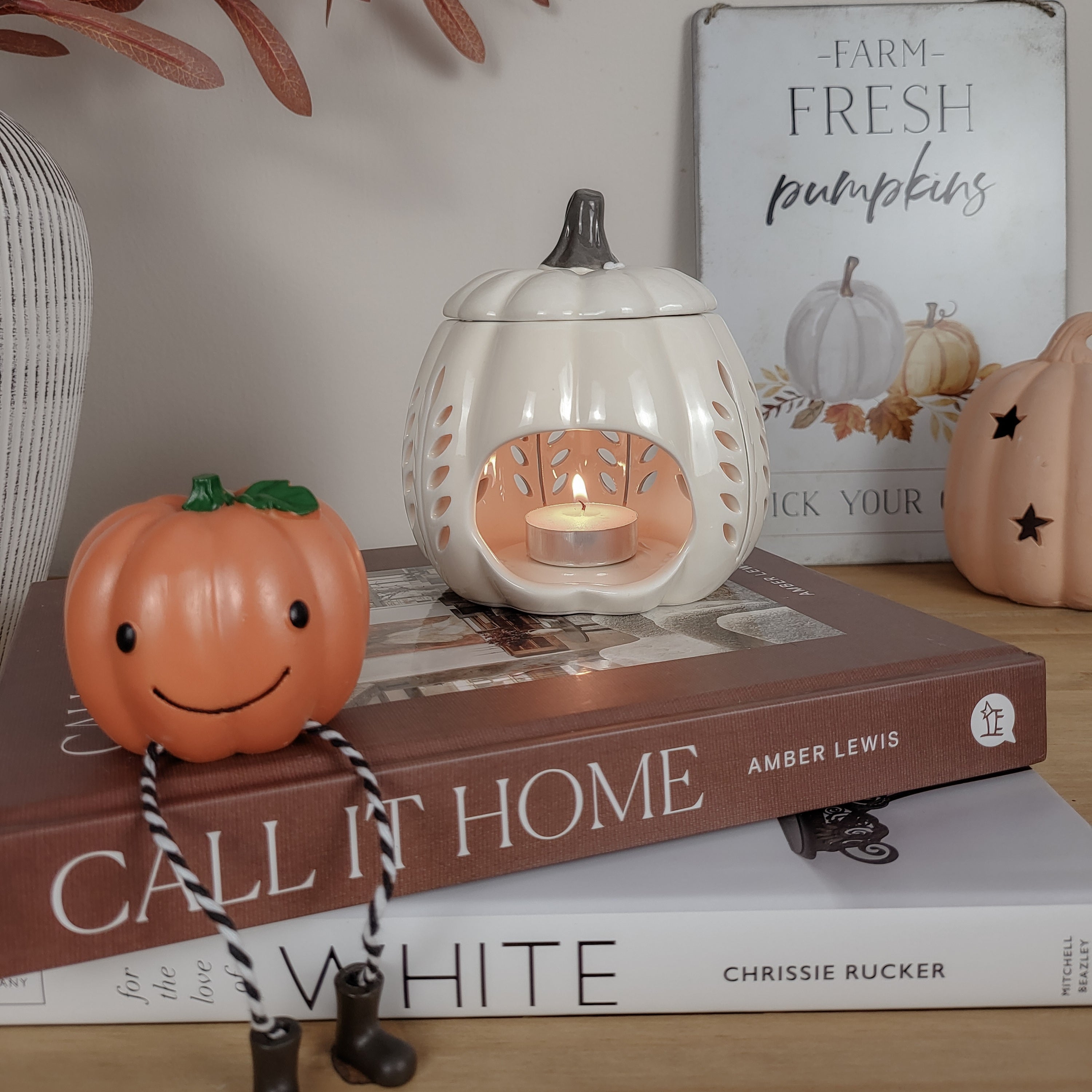 Smiling Pumpkin Shelf Sitter Ornament
