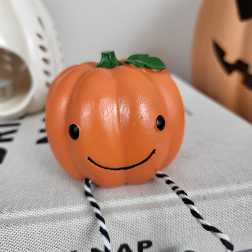 Smiling Pumpkin Shelf Sitter Ornament