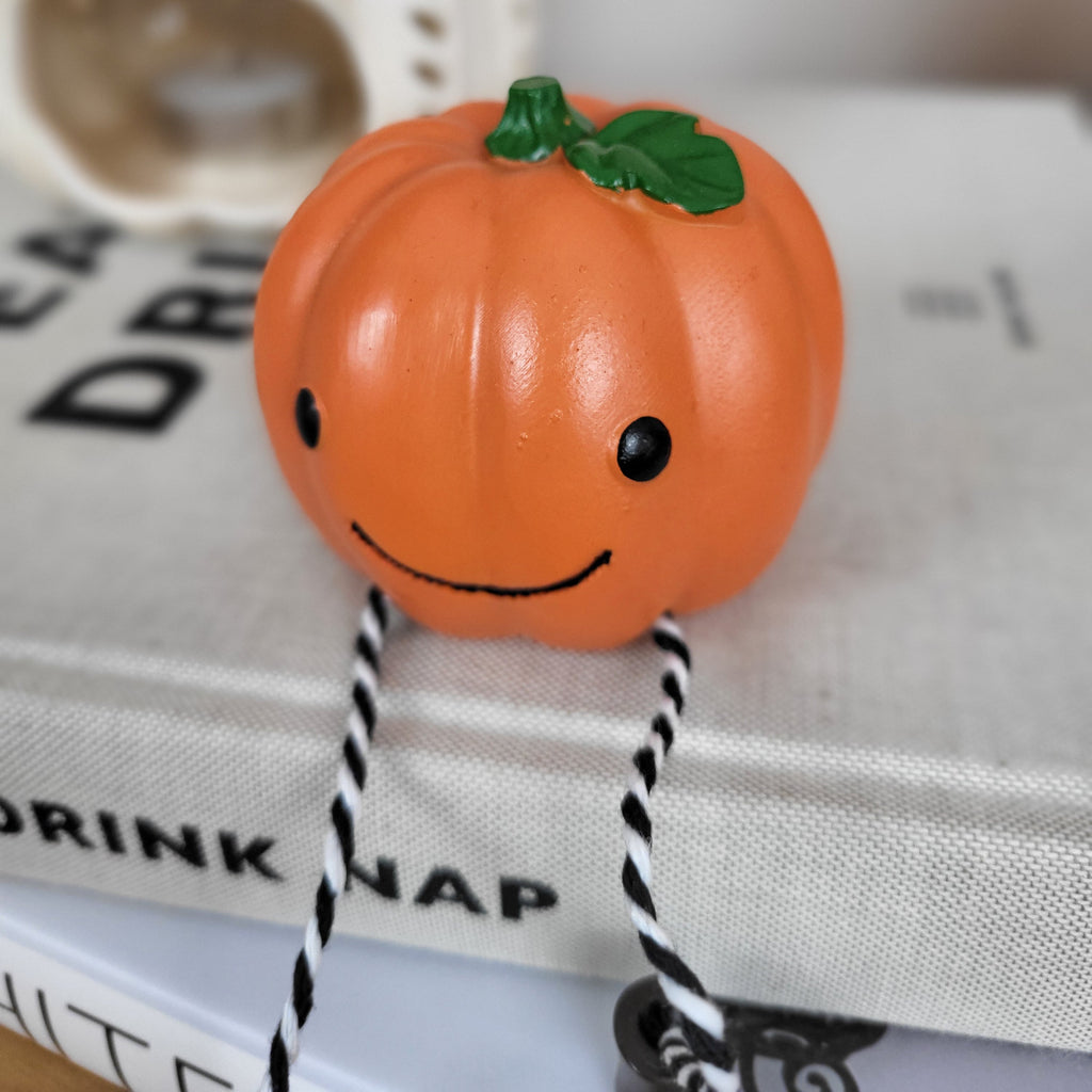Smiling Pumpkin Shelf Sitter Ornament