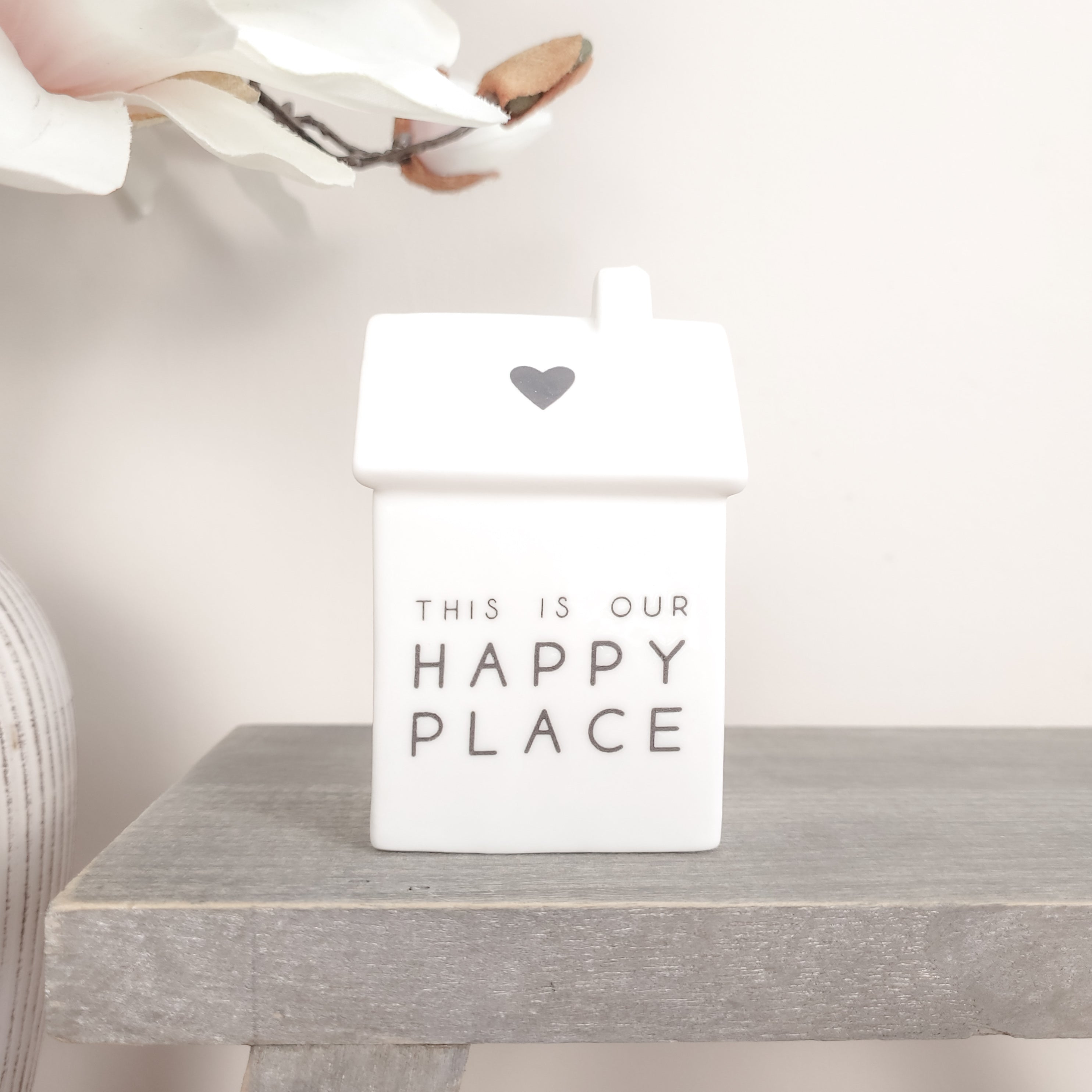 Small Porcelain House Ornaments with Quotes 9cm