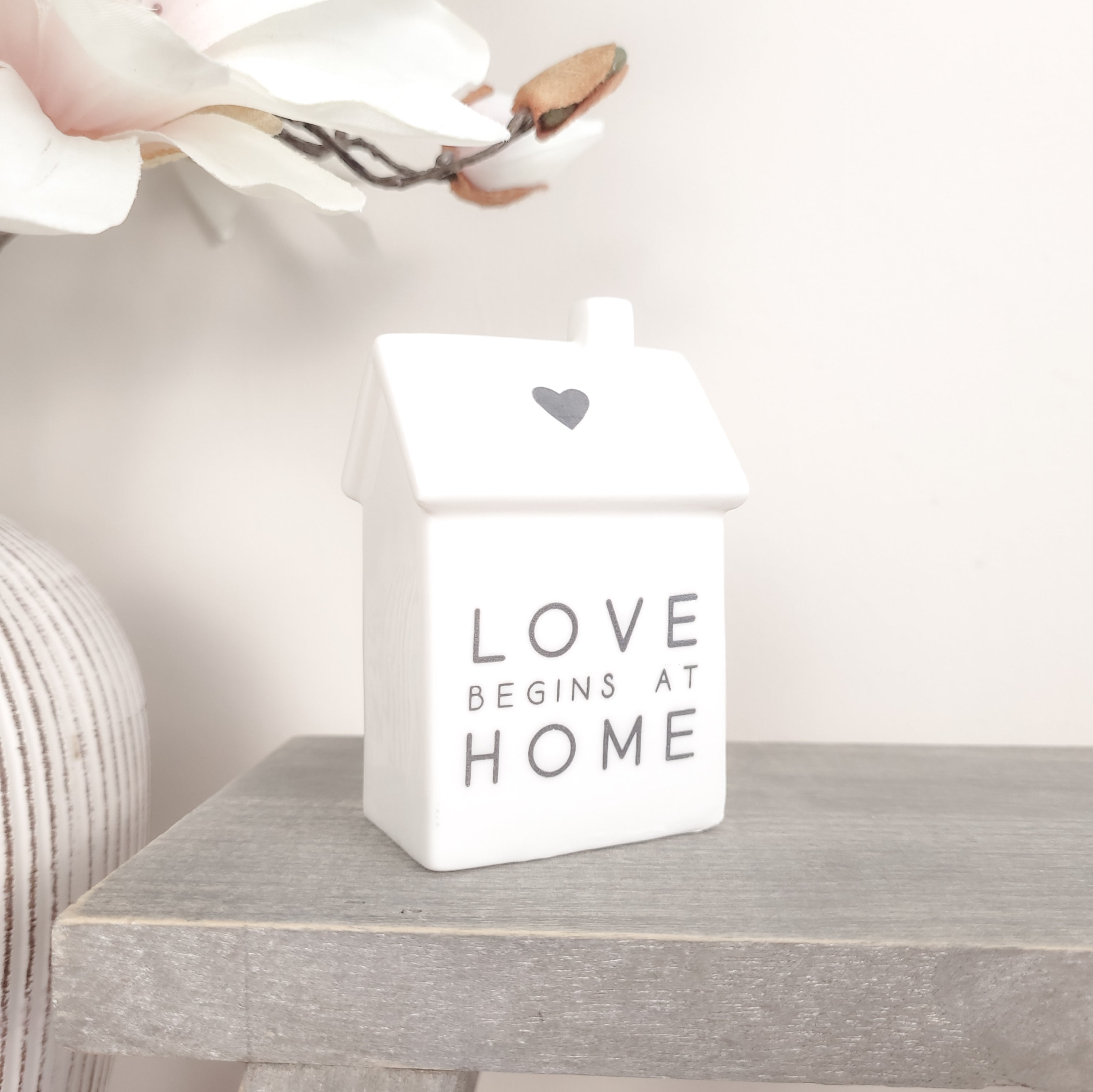Small Porcelain House Ornaments with Quotes 9cm