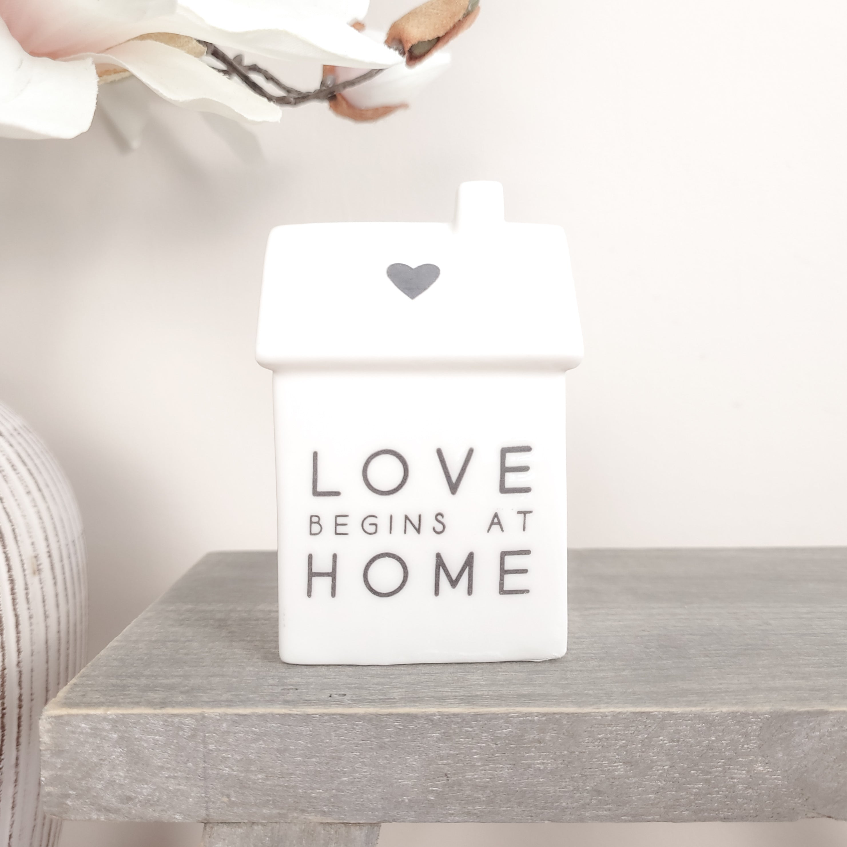 Small Porcelain House Ornaments with Quotes 9cm
